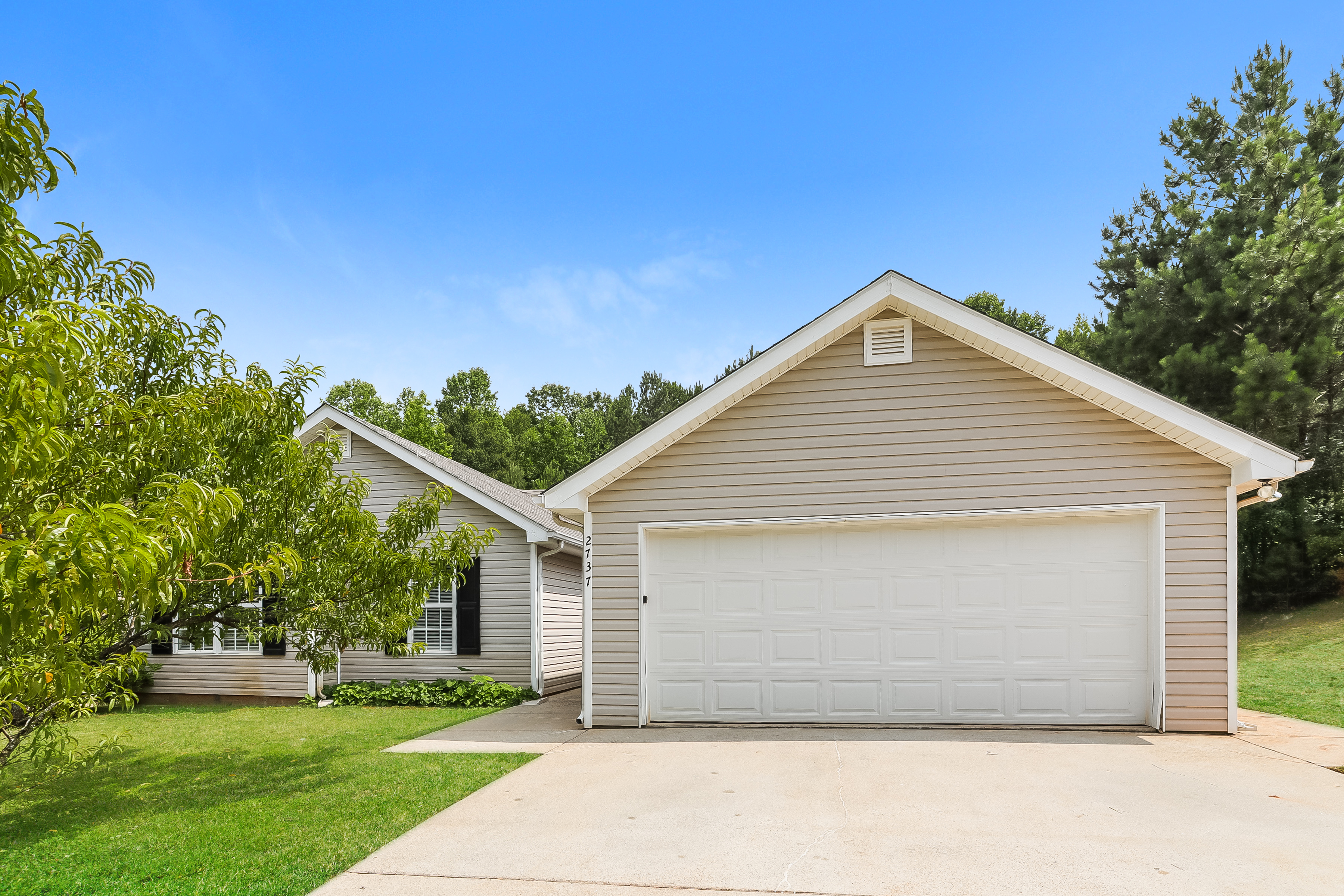 2737 Glendale Dr Gainesville, GA 30507